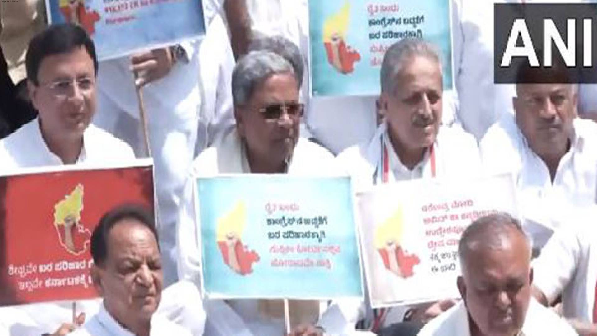 Karnataka: Cong leaders protest against Centre over non-release of relief funds ahead of Amit Shah's visit